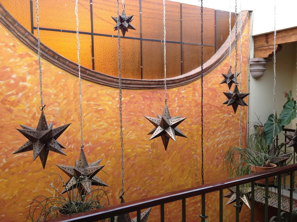 Hostal Casa Castillo Морелия Экстерьер фото