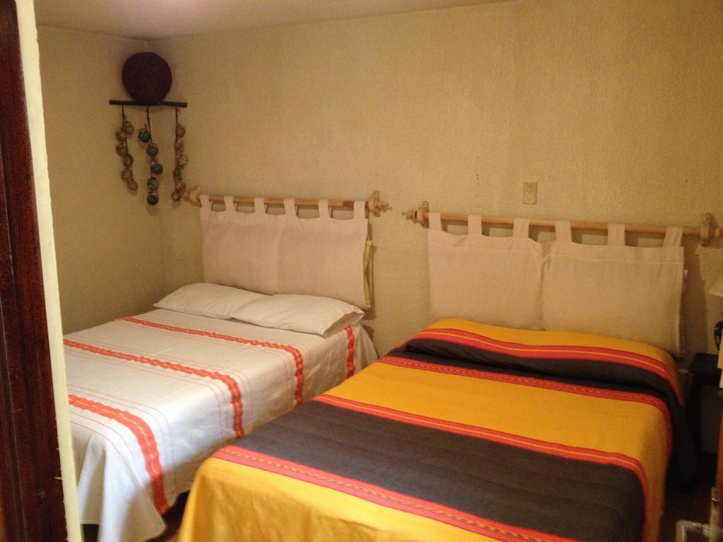 Hostal Casa Castillo Морелия Номер фото