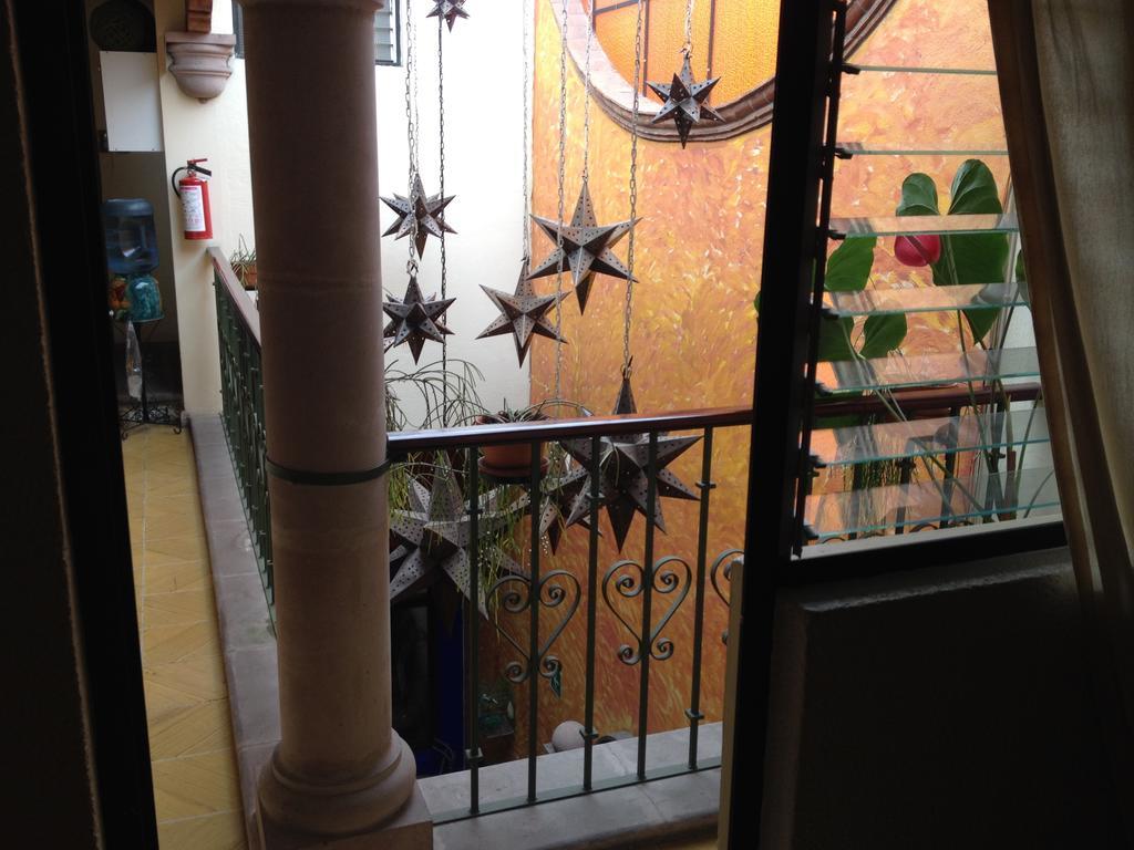 Hostal Casa Castillo Морелия Экстерьер фото