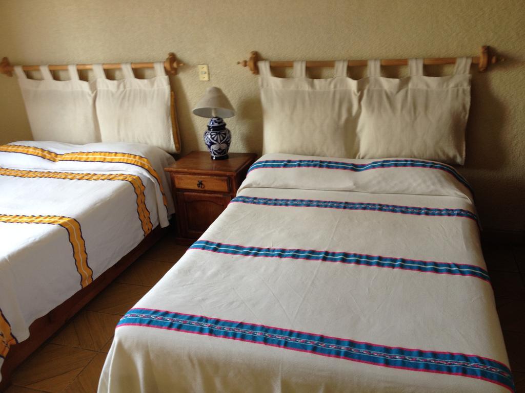 Hostal Casa Castillo Морелия Номер фото