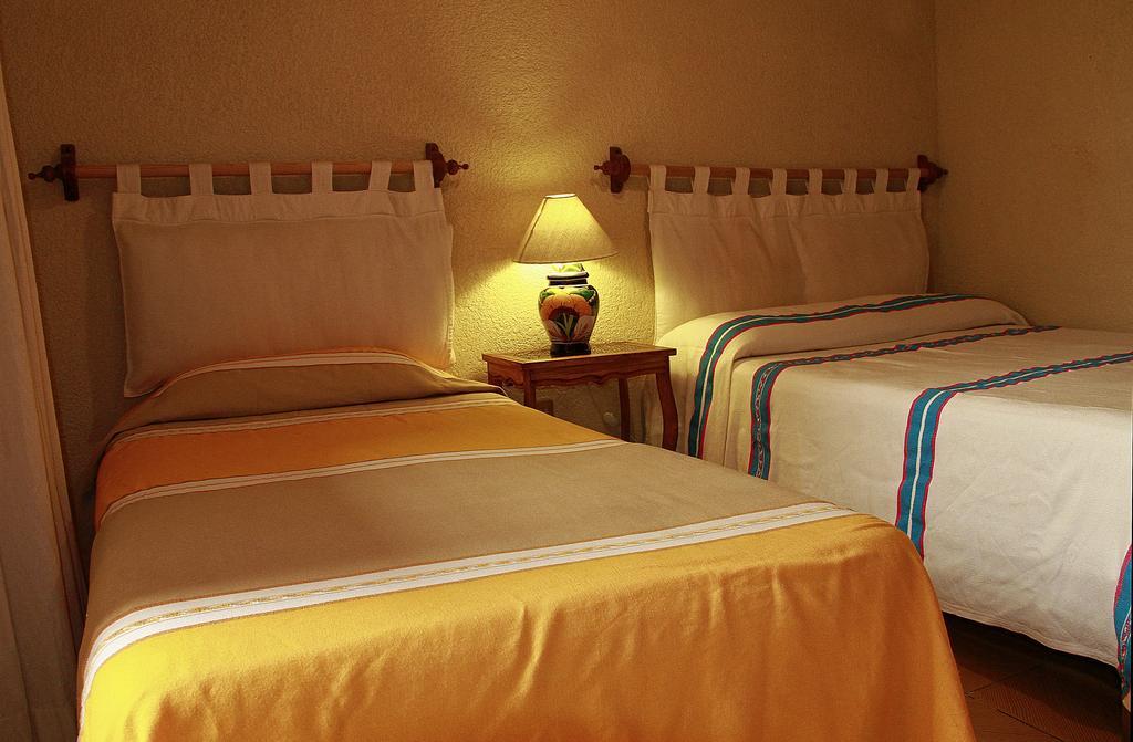 Hostal Casa Castillo Морелия Экстерьер фото