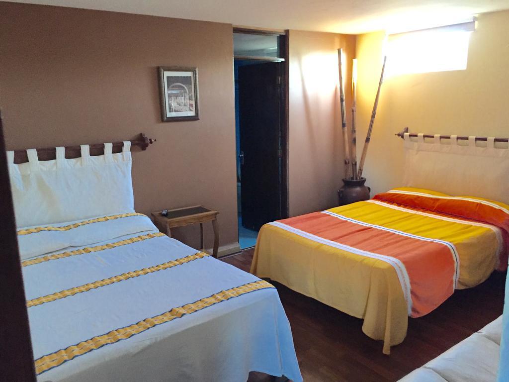 Hostal Casa Castillo Морелия Номер фото