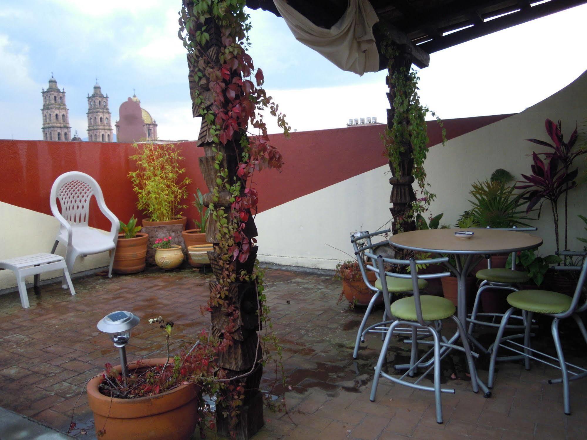 Hostal Casa Castillo Морелия Экстерьер фото