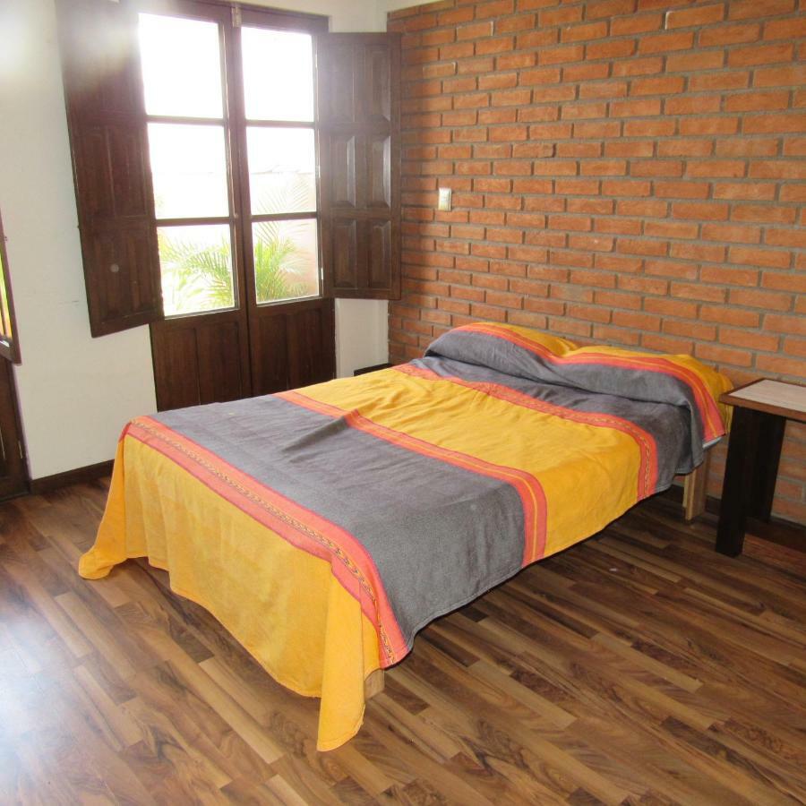 Hostal Casa Castillo Морелия Экстерьер фото