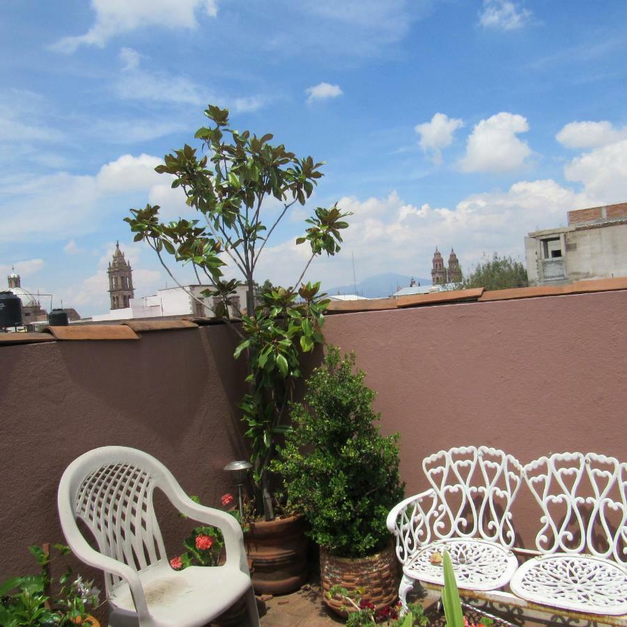 Hostal Casa Castillo Морелия Экстерьер фото