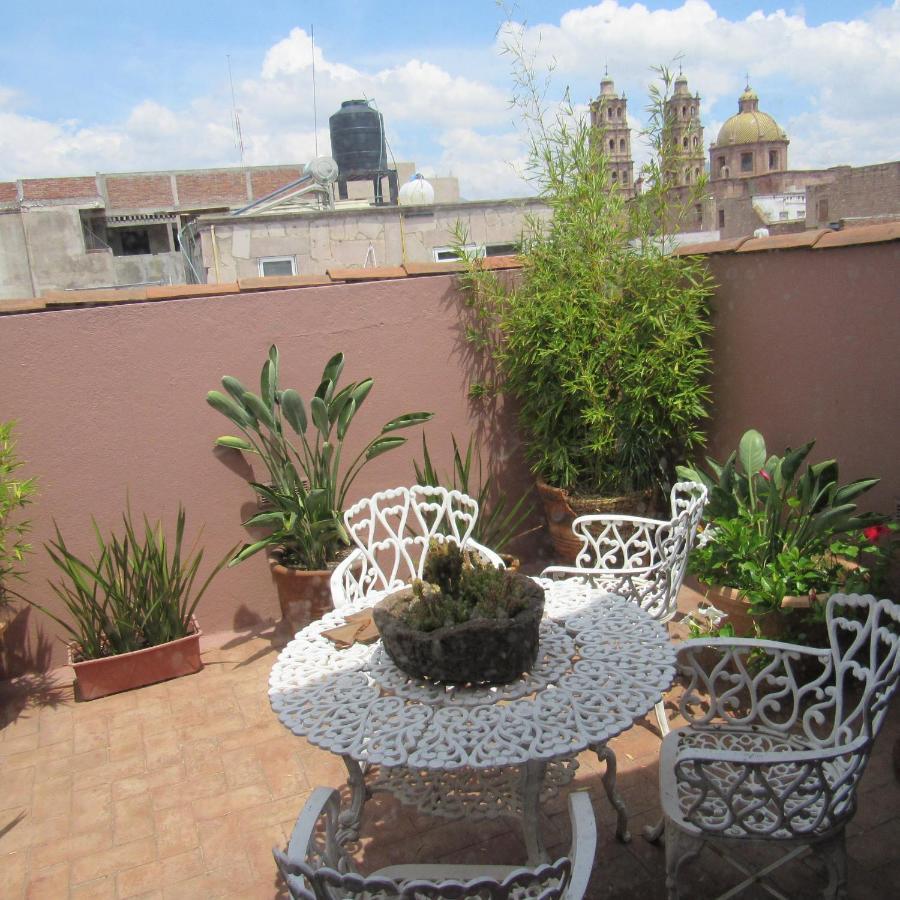 Hostal Casa Castillo Морелия Экстерьер фото